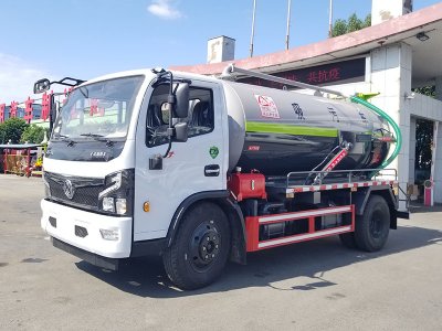 東風(fēng)D7  7方  吸污車(chē)