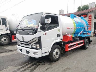 東風(fēng)D6   4方  吸污車(chē)